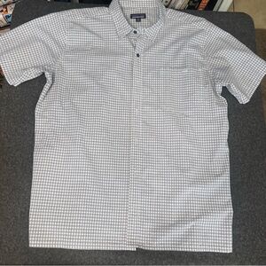 Patagonia men's short-sleeve button-down shirt